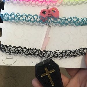 Chokers, necklaces